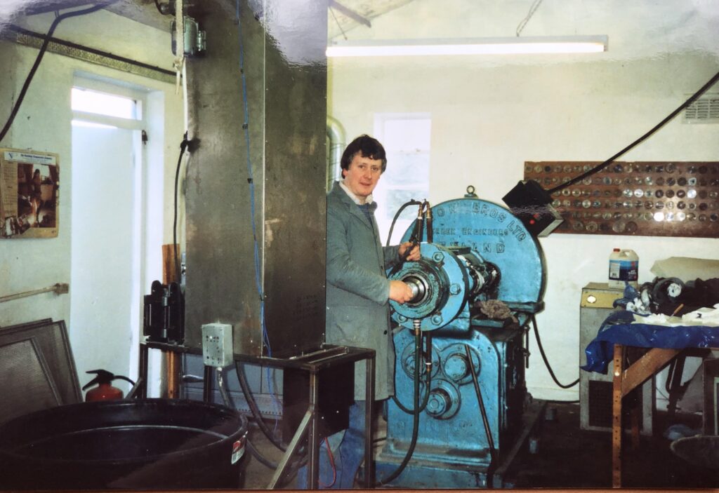 1991 1993.min - About Us - Viking Extrusions